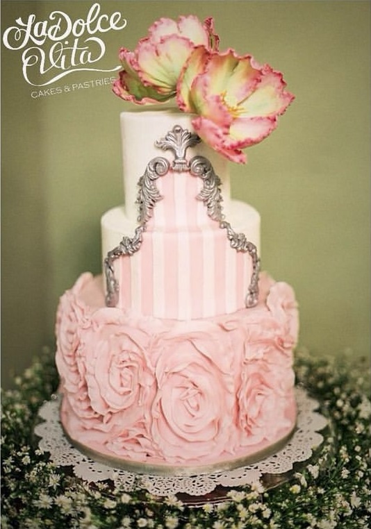 3 tier wedding cake