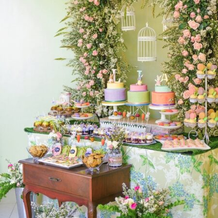 lia dessert table